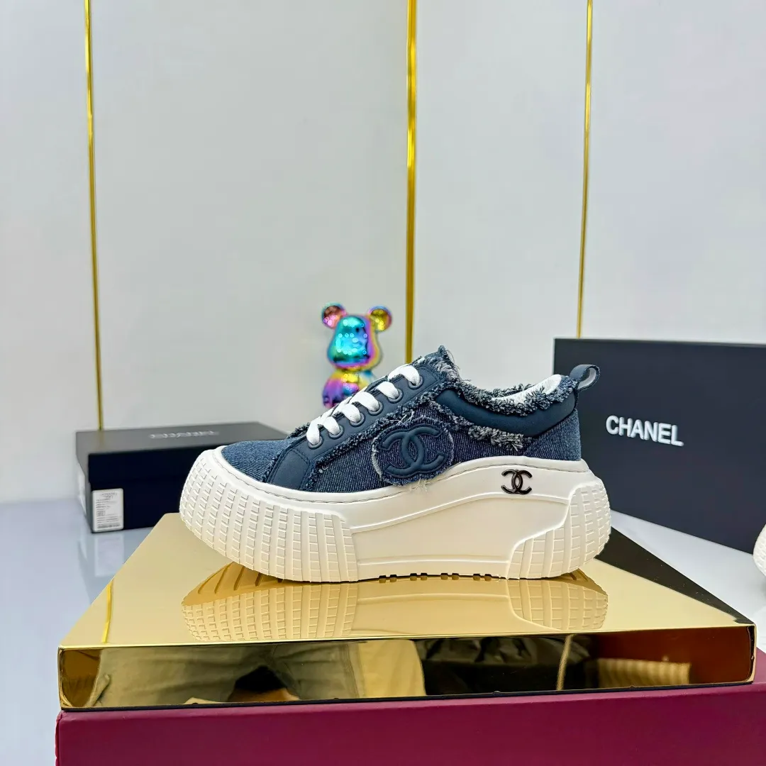 👟👟Ex-factory price 640👟👟 Chanel bread shoes ~ original calfskin panda shoes Chanel 25C latest hot style panda black and white sports shoes casual sneakers Xiaoxiang hot item classic black and white panda color coco girls must pay Fabric: original custom mixed sheepskin lining: original imported breathable mesh lining outsole: Original molded rubber + TPU combination Size: Women's 35-41 Buy now👉
